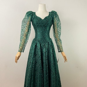 Vintage 80s Emeralds Green Chantillí Lace Maxi Formal Prom-Party Evening Dress Satin Large Ribbon And Back Pocket, Size-4