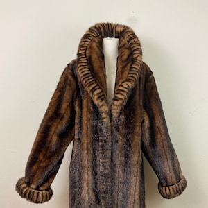 Vintage 90s Brown And Beige Modacrylic Whit Faux Fur Collard Winter Coat By Dennis Basso, Sophistical Fur Faux Trim And Collard Coat,Size-XL