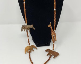 Vintage 70s Wooden Jungle Animal Necklace Tan Black Beige and Natural Wood Color / African Necklace Collar Wood and Nuts