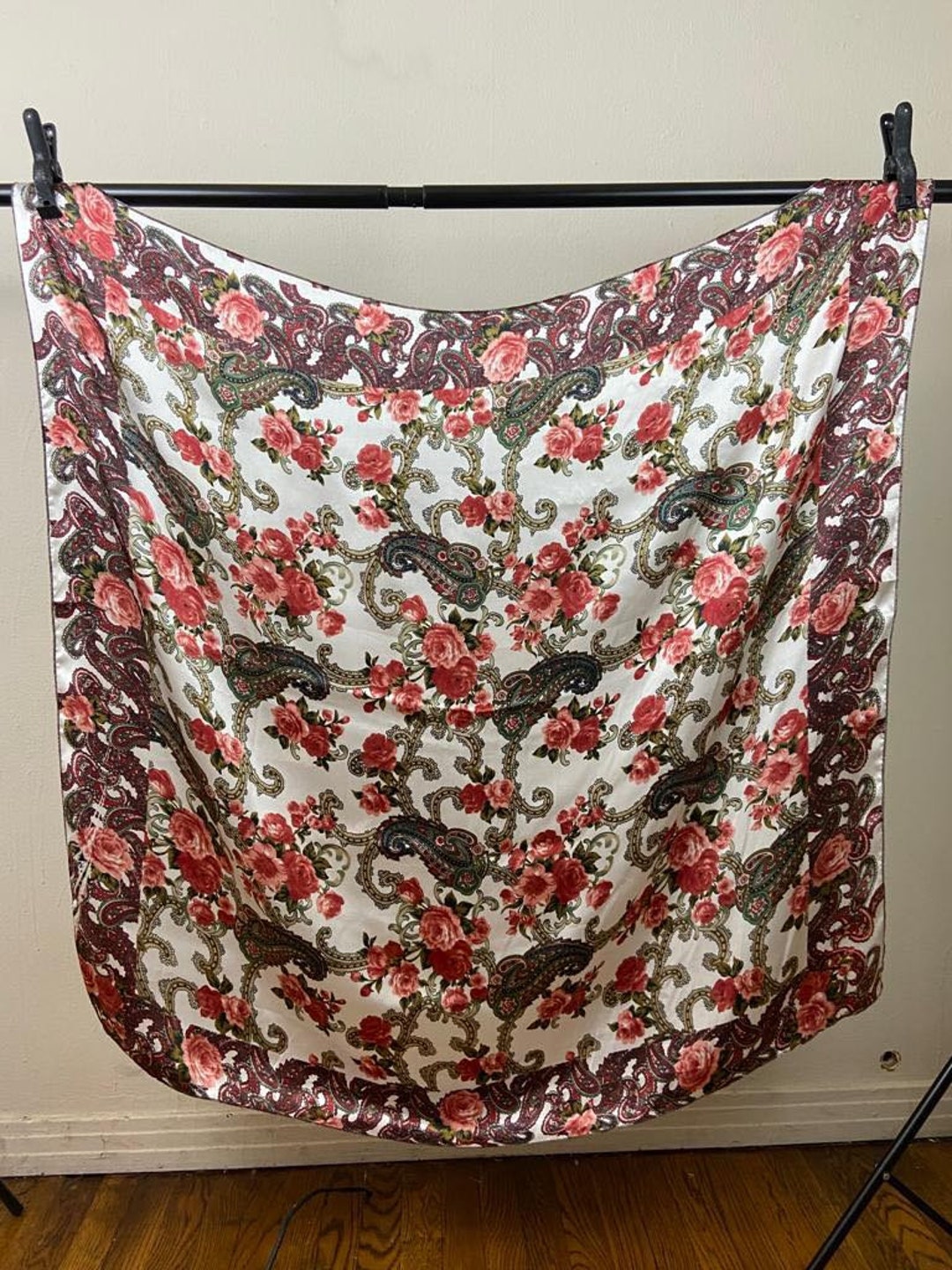 Vintage Womens Scarf / Paisley and Floral Pattern Scarf / Italian Silk