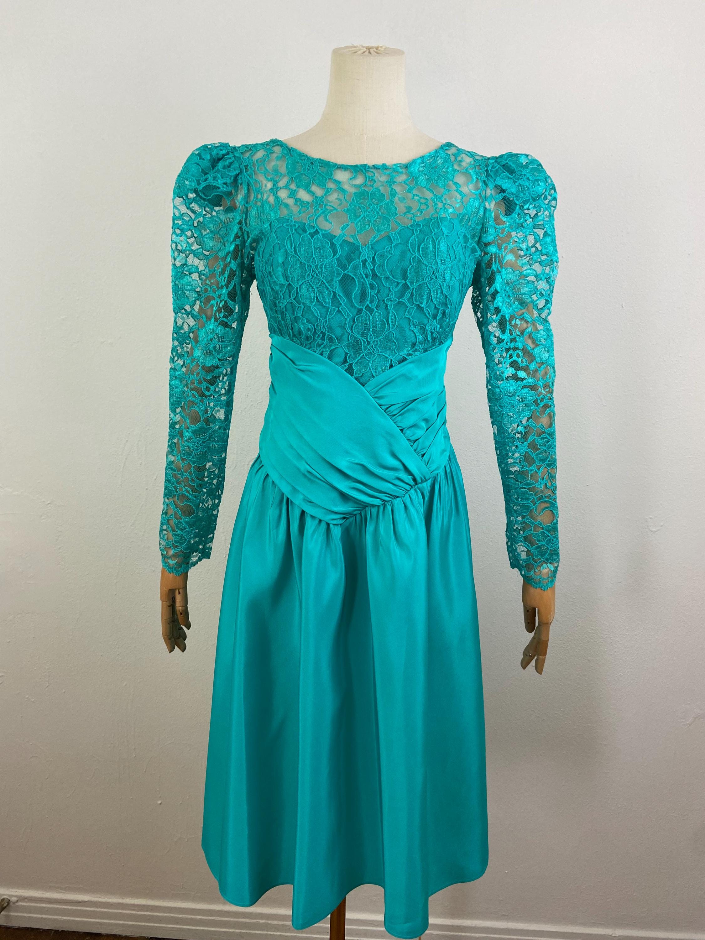 wear your love bridesmaid dresses Cheap Turquoise Homecoming Dresses Short Lace Tulle V Neck Cute Homeco –  SheerGirl main image 0