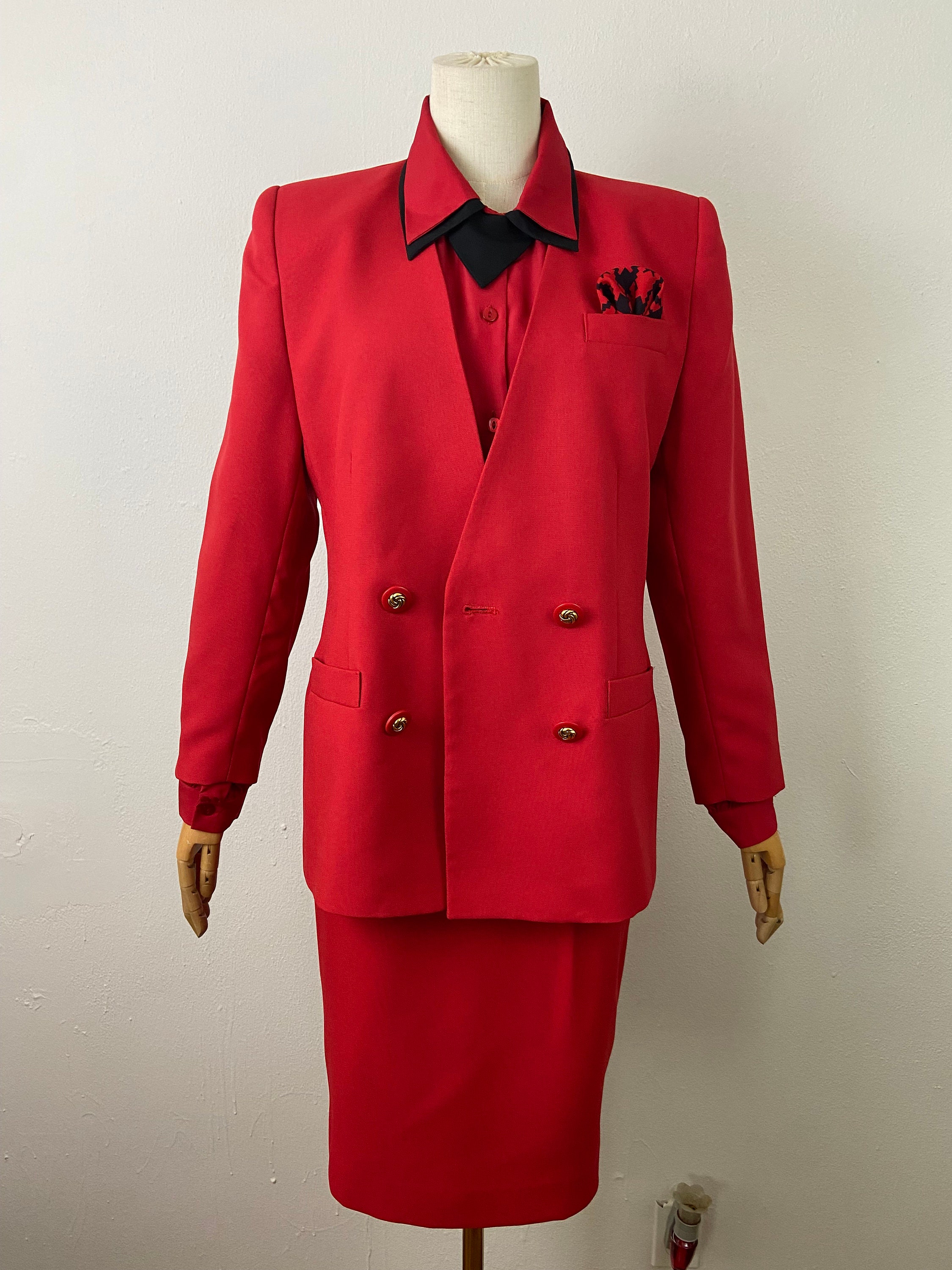 Vintage 80s Signature Expressions Petite Fire Red Narrow Vintage 80s Signature Expressions Petite Fire Red Narrow