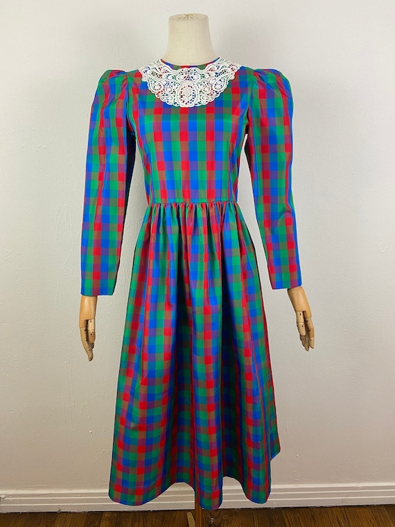 Vintage 80s Christmas Plaid Dress: Iridescent Taffeta with Guipure Lace Vintage 80s Christmas Plaid Dress: Iridescent Taffeta with Guipure Lace