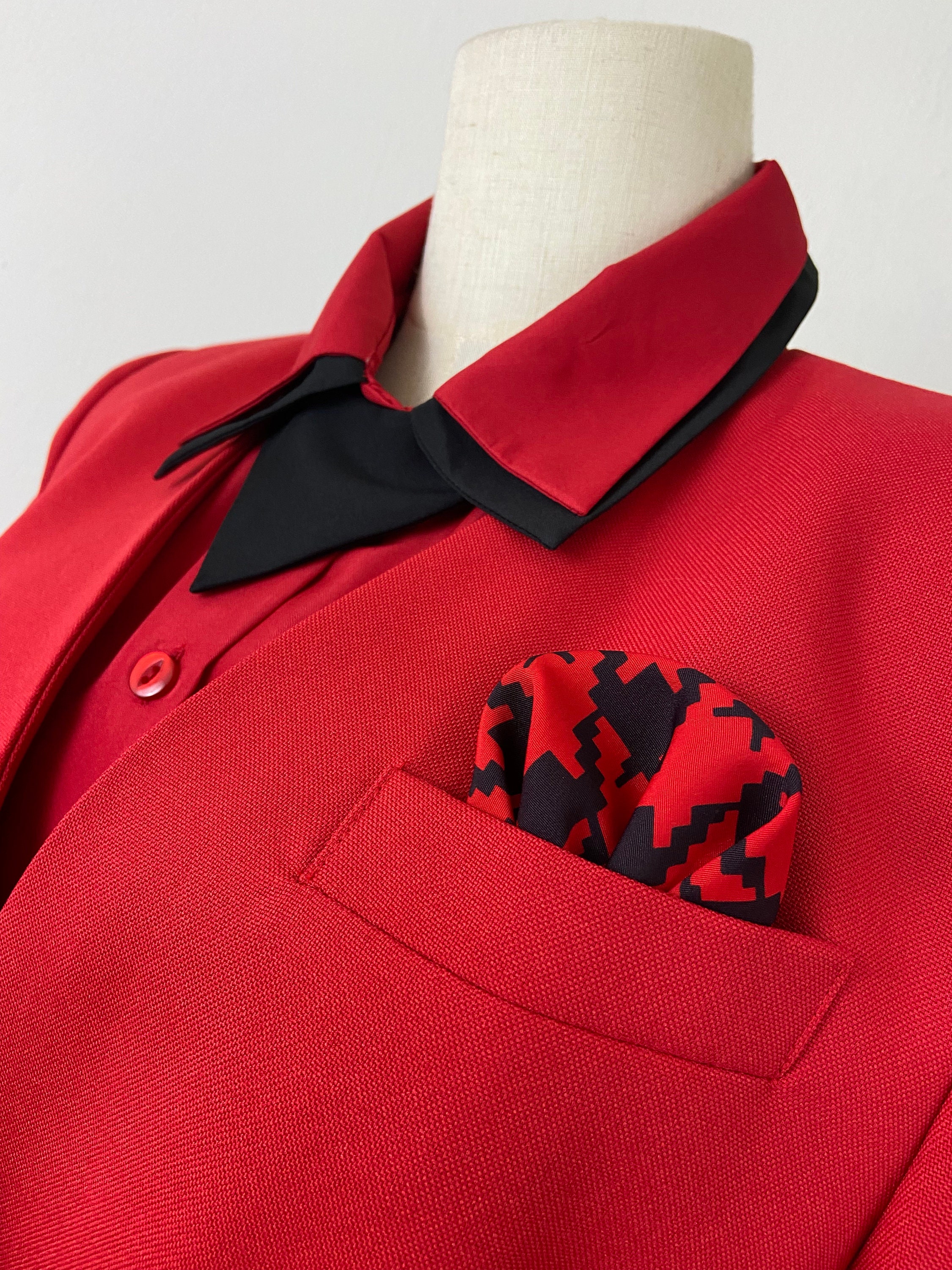 Vintage 80s Signature Expressions Petite Fire Red Narrow Vintage 80s Signature Expressions Petite Fire Red Narrow