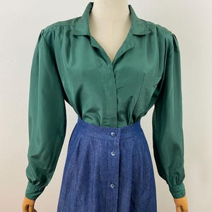 Vintage Forest Green Silky Puffy Shoulders And Long Sleeves Classic Elegant Funky Blouse By Laura Mae, size-16.