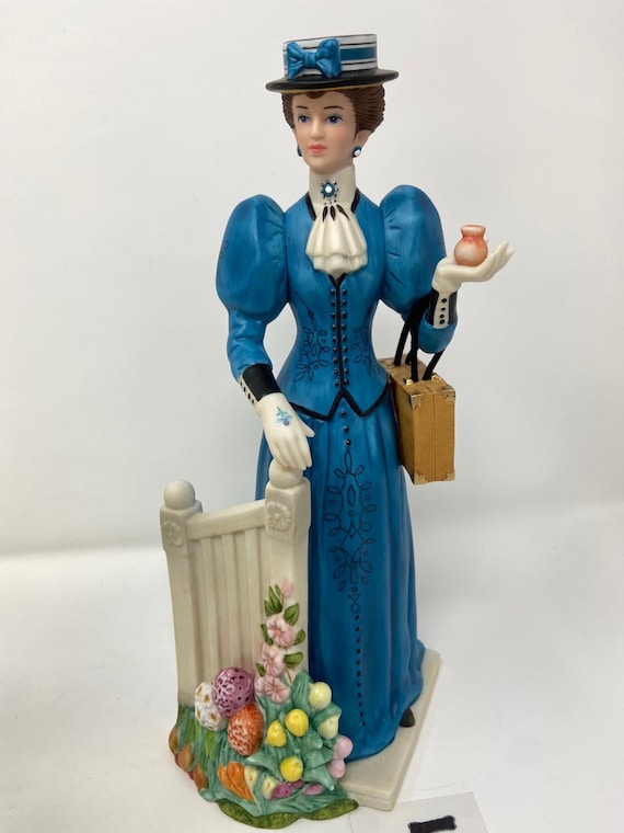 Vintage Avon Figures With Original Box / Mrs Albee Award Vintage Avon Figures With Original Box / Mrs Albee Award