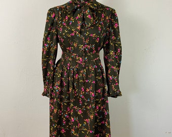 Vintage 70s Floral Print Dress: Cottagecore Prairie Ribbon Collar