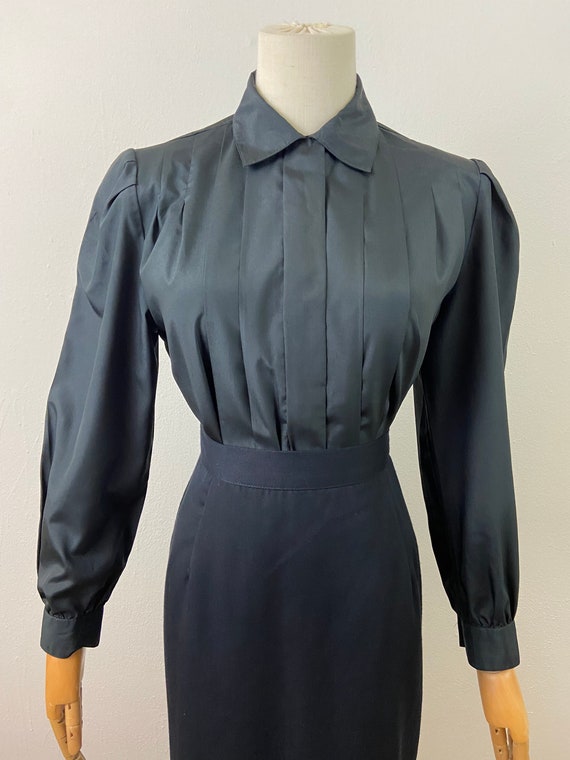Vintage 80s Black Chinese Crepe Plated Front And … - image 1