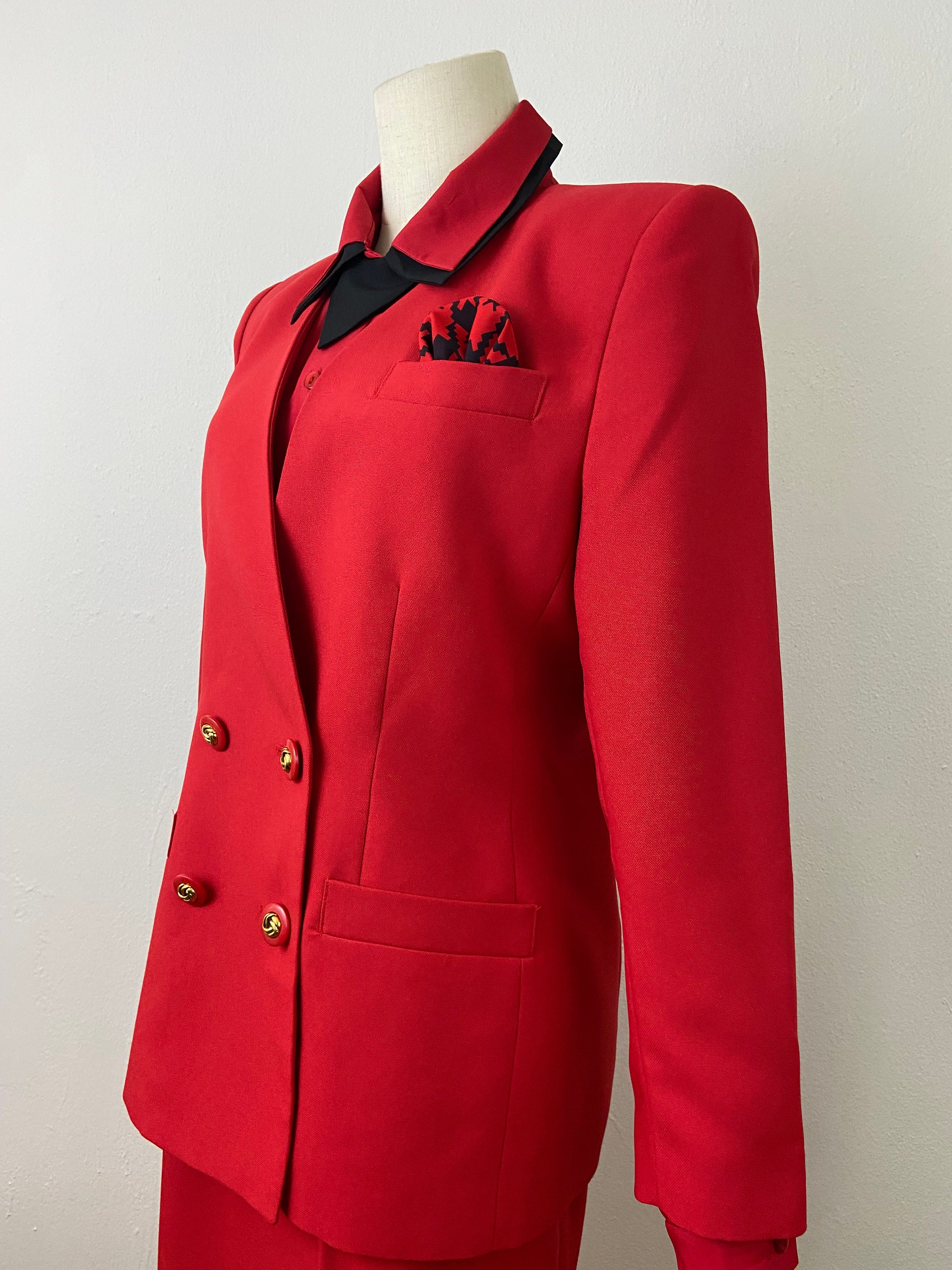 Vintage 80s Signature Expressions Petite Fire Red Narrow Vintage 80s Signature Expressions Petite Fire Red Narrow