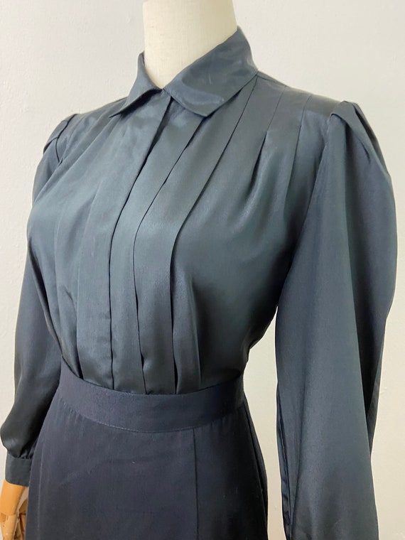 Vintage 80s Black Chinese Crepe Plated Front And … - image 5