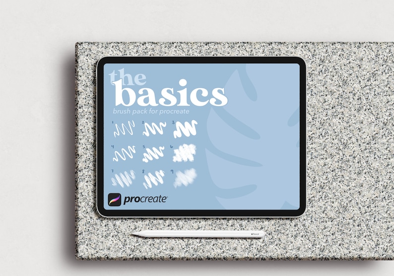 Puede incluir: Una tableta digital que muestra un paquete de pinceles para Procreate llamado "the basics". El paquete incluye 9 pinceles diferentes, cada uno con una textura y un trazo &uacute;nicos. La tableta est&aacute; sobre una superficie gris texturizada con un l&aacute;piz blanco al lado.