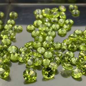 Groene peridot gefacetteerde ronde vorm geslepen losse edelsteen Edelsteen van topkwaliteit voor het maken van sieraden