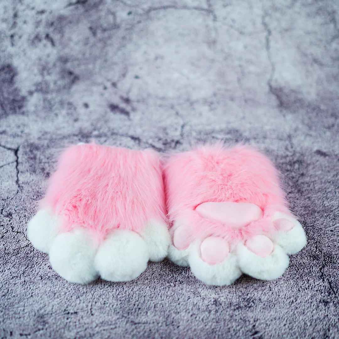 Babyhug Woollen Gloves With Design - Pink main image 1