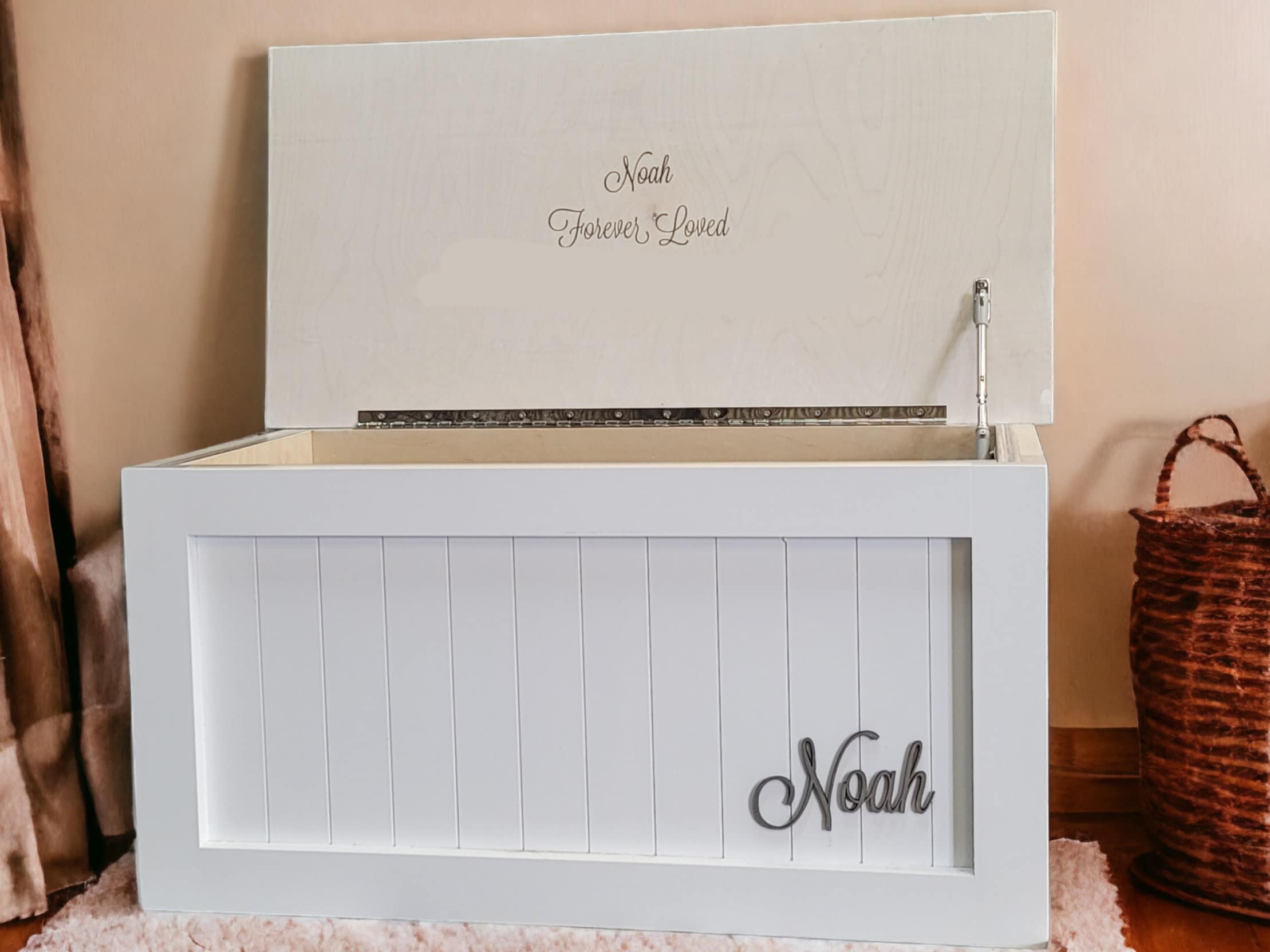 LEAVING SOON - Large Shaker Shiplap Toybox With 3D Cut Name