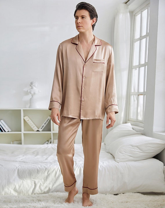 Supreme bedding  Mens clothing styles, Bed design, Mens outfits
