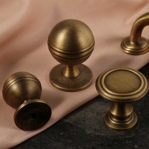 Antique brass drawer Handles Knobs, Aged bronze cabinet Pull Handles, Custom engrave Dresser Wardrobe Knobs, cabinet furniture Home deco
