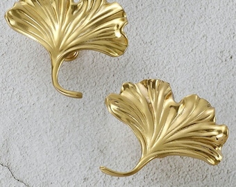 Brass leaf knob/gold decorative door handle/unique gingko cabinet pull/cupboard drawer pull /furniture hardware