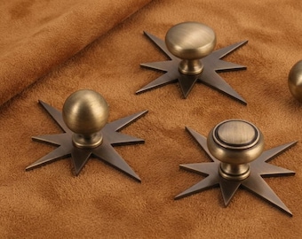 Poignée de tiroir en laiton antique avec plaque arrière en forme d'étoile, poignées de meuble en bronze vieilli, bouton de commode/penderie sur mesure, quincaillerie pour meubles