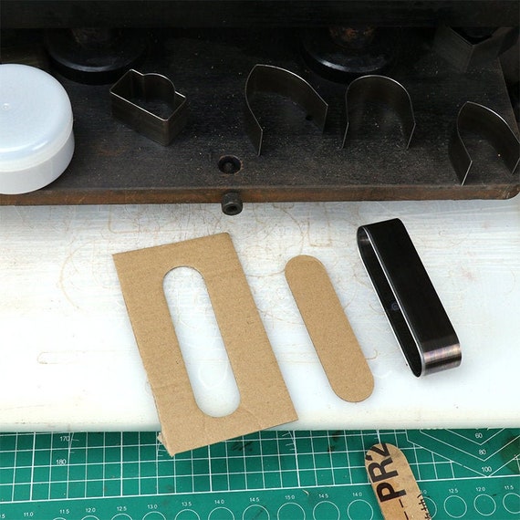 Oval Leather Cutting Die Earring / tag Leather Die Cut Mold / Leather Earrings Die Cutter / Polymer Clay Cutters