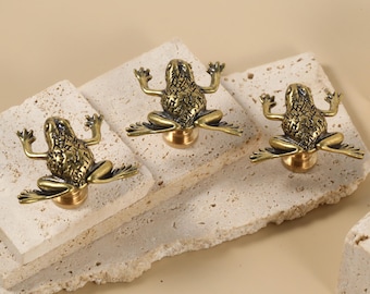 Antique Brass Frog Drawer Knob - Animal Cabinet Pull, Decorative Furniture Handle