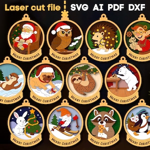 Op de afbeelding: Lasergesneden kerstbalontwerpen met de kerstman, een uil, egel, elf, otter, mopshond, luiaard, ijsbeer, konijn, kabouter, wasbeer en pinguïn. Elke bal heeft een "Merry Christmas" banner.