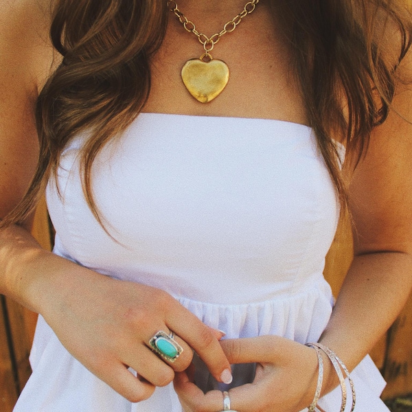 Collar clásico: dije de corazón hinchado gigante de oro antiguo en cadena chapada en oro de 18 k con detalles dorados, collar con capas de corazón, personalizado