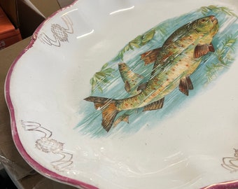 Plato de pescado de Edwin M. Knowles