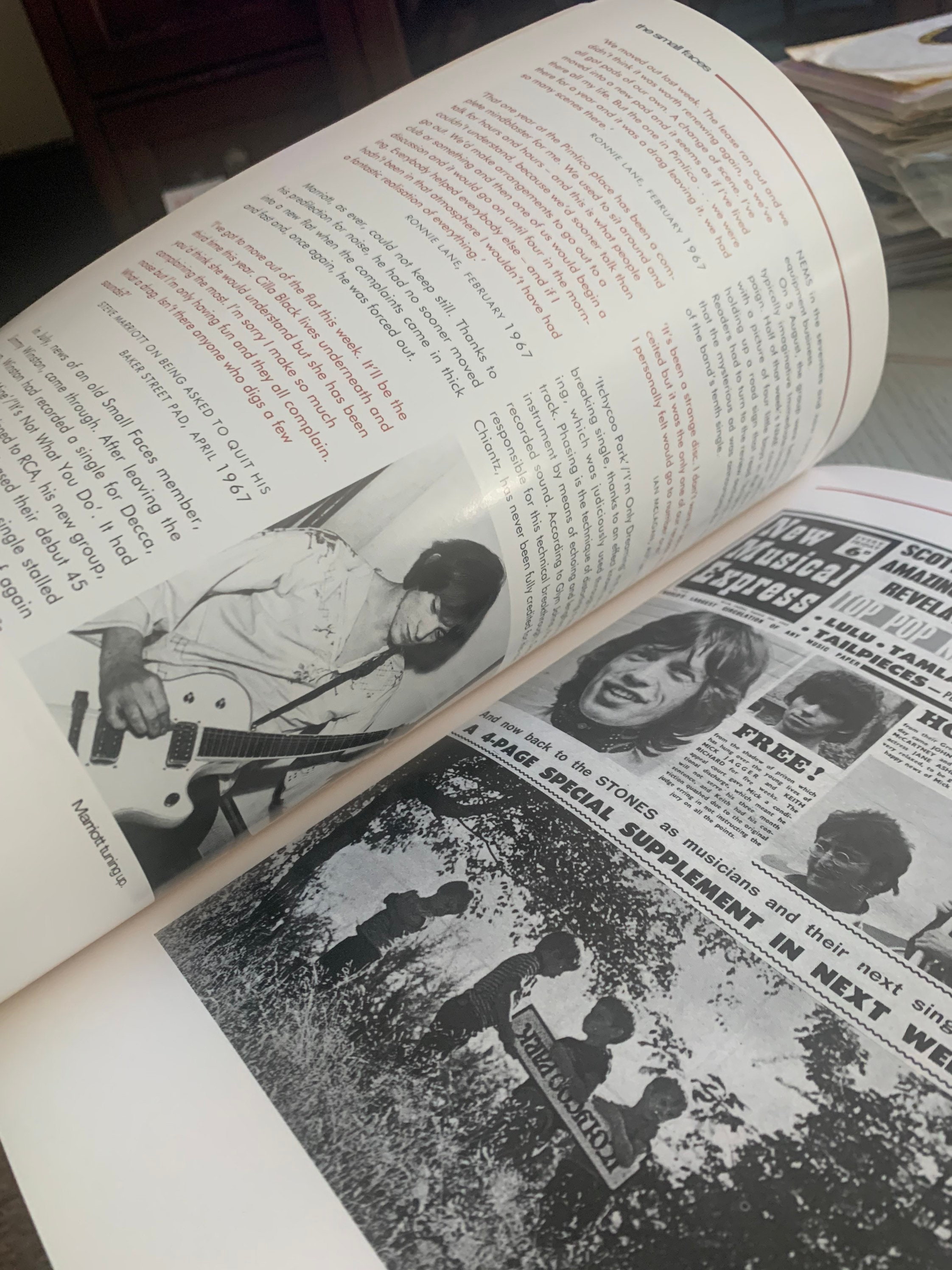 Small faces　the young mods' forgotten Small Faces: the Young Mods' Forgotten Story. by Paola