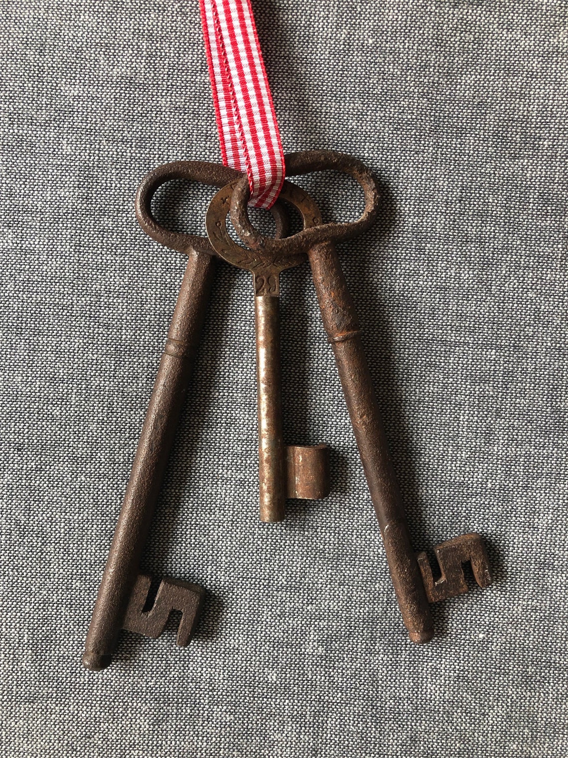 3 Vintage Metal Keys for Crafting Etsy