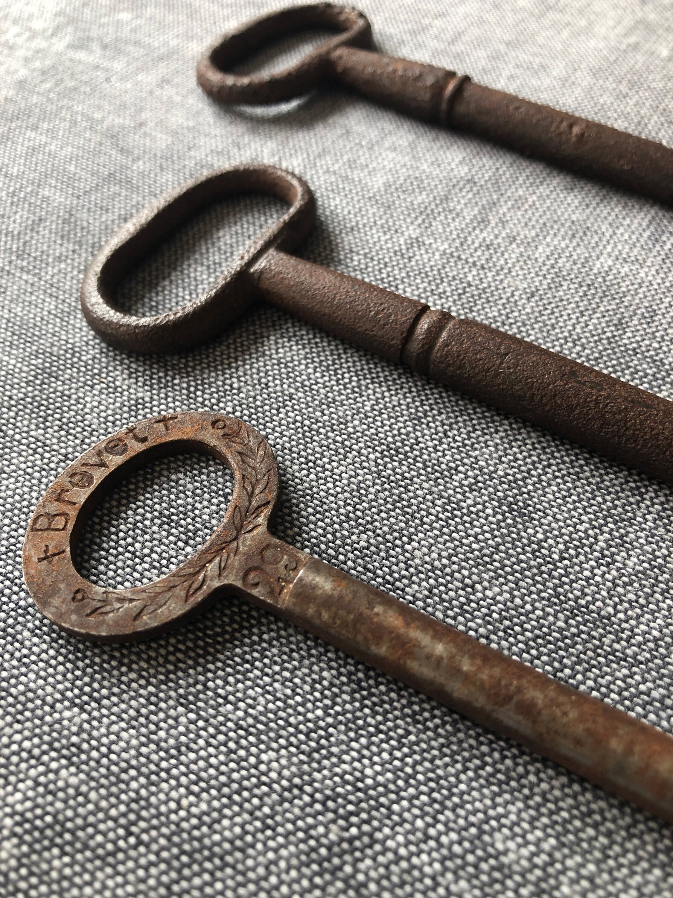 3 Vintage Metal Keys for Crafting Etsy