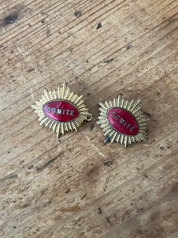 Vintage french Comité Brooch Pins - set of 2 red e