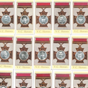 Victoria Kreuz Helden. Moderner Nachdruck des originalen Sets von 50 Cohen Weenen Zigarettenkarten aus dem Jahr 1916. World War I WWI British Army Military