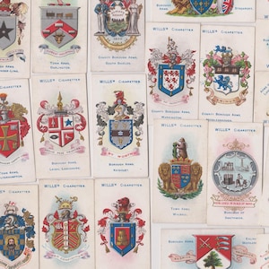 50 Vintage Zigarettenmotiven aus dem Wappen der Stadt (3.Serie). 1905. Vollständiges Set. Wills Tabak. Antike Heraldik, Wappen, Wappen, Heraldisch. Geschenk