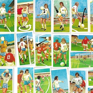 40 Vintage Teekarten - Play Better Fußball. Brooke Bond. Komplettes Set. Original Artikel (1976) Fußball Sport Karte Geschenk