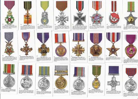  Medallas Militares de Oro Medalla de Guerra y Medalla de  Defensa WW2 Medallas Militares 1945 Repro : Deportes y Actividades al Aire  Libre