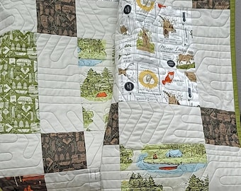 Handgemaakte patchwork quilt, gewatteerde deken campingthema