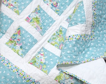 Handgemaakte patchwork babyquilt, vlinderprint, katoenen babyquilt (40 x 40)