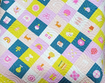 Handgemaakte kinderkamerquilt met prentenboek, gewatteerde deken met patchwork