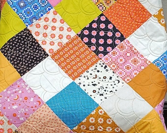 Grillige babyquilt met patchwork, moderne gewatteerde babydeken