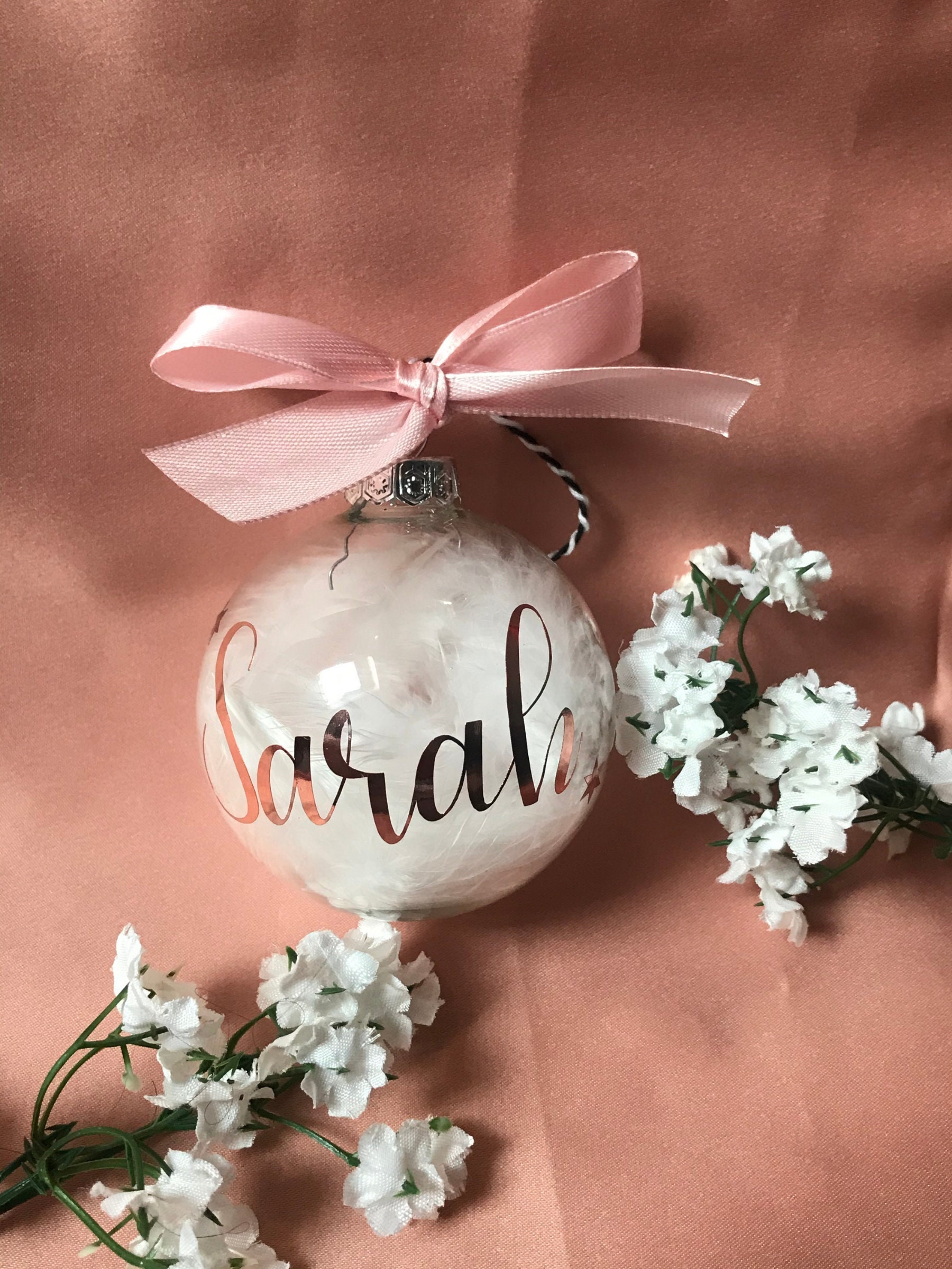 Boule de Noël Personnalisée en Verre avec Des Plumes, Ornament