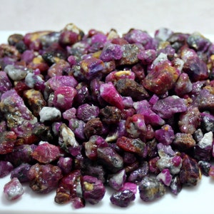 Red Ruby Crystals Lot Red Rubies Cab Grade Crystals Lot 500 GM Rough Pigeon Blood Red and Pink Ruby Crystals Lot Jagdalek Afghanistan