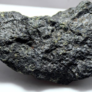 127,0 Gm echter Eisen Meteorit - Versteinerter Eisen Meteorit mit unbekannten Metallen und Mineralien