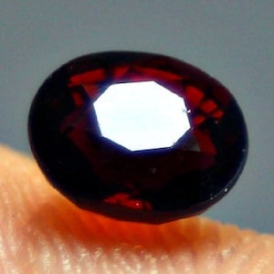 1.0 CT Taubenroter Turmalin Edelstein, Badakshan Afghanistan - Klassische seltene Rote Farbe Natürlicher Turmalin Brillantschliff Schleife sauberer Edelstein