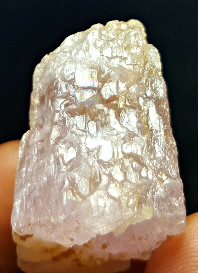 132,0 CT vattenetsad rosa kunzitkristall - Afghanistan bild 6