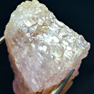 132,0 CT vattenetsad rosa kunzitkristall - Afghanistan bild 9