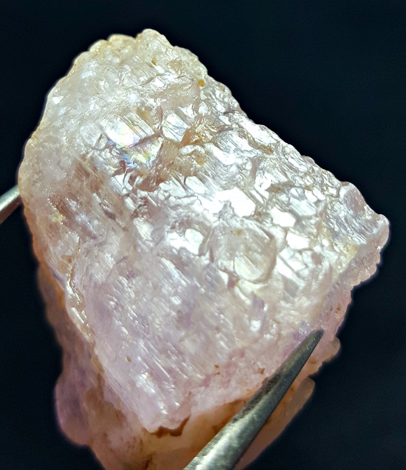 132,0 CT vattenetsad rosa kunzitkristall - Afghanistan bild 9