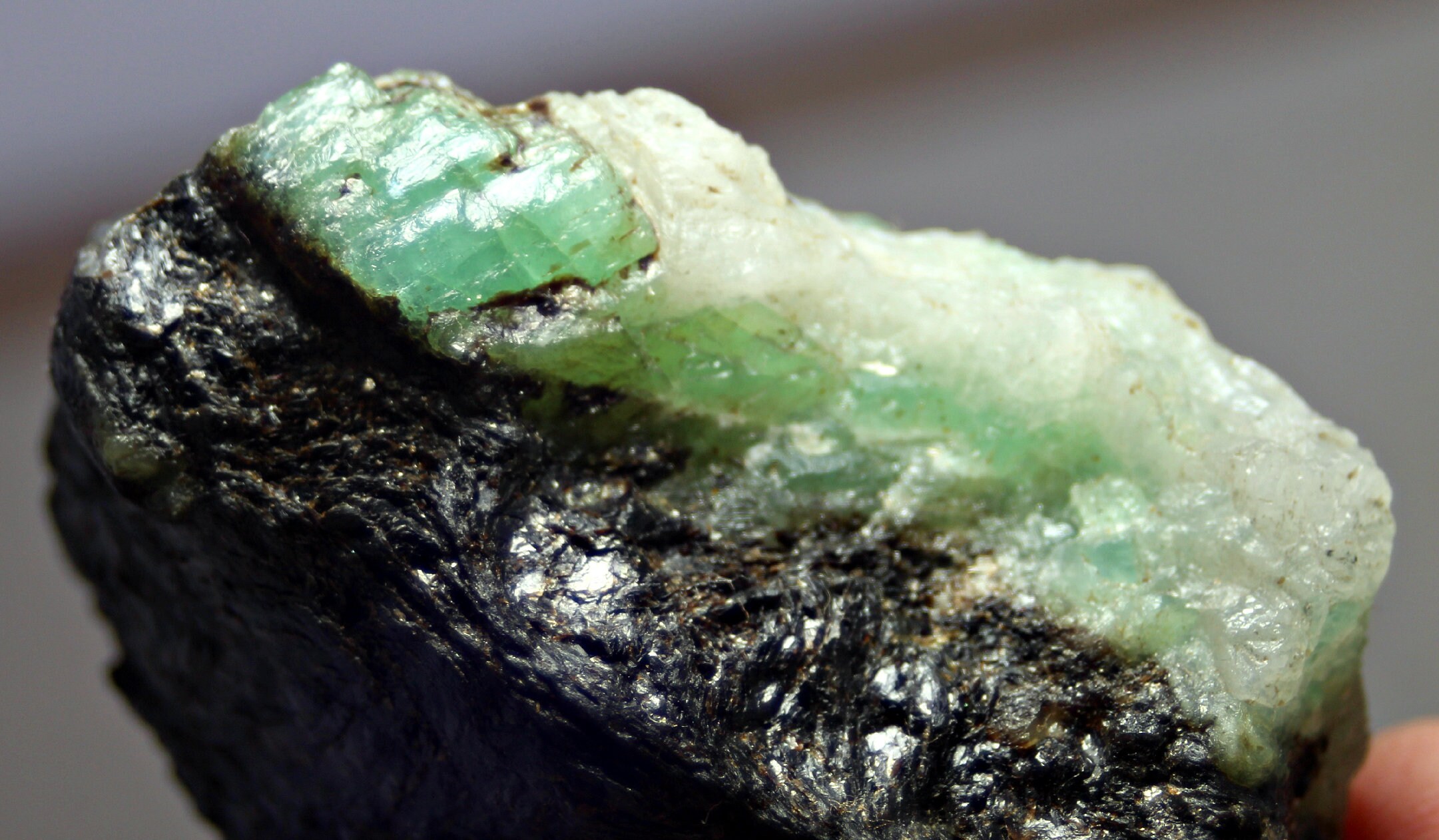 天然グリーンエメラルド標本 エメラルド 原石 ・天然石・鉱物標本 ☆C12☆ その他インテリア