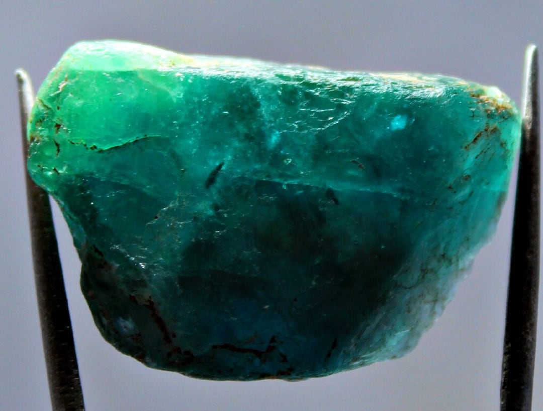 Pierre Fluorite Taillée - Poids 23 Carats, Magnifique Spécimen Minéral, Collection Ou Décoration, Occasion