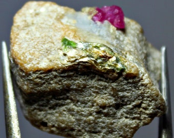 ピジョンブラッドルビークリスタル。 ピジョンブラッドルビークリスタル。