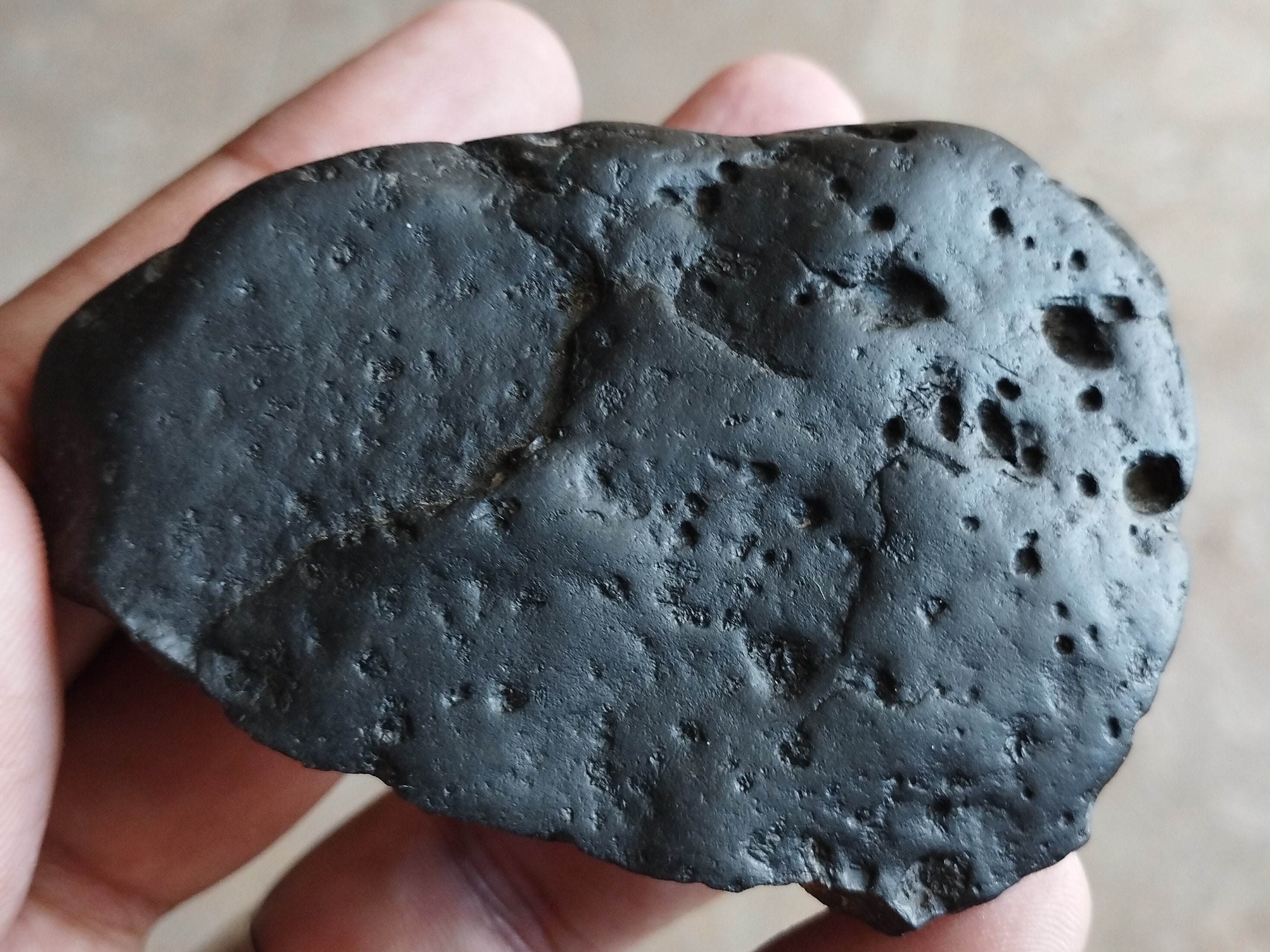 【匿名発送】パキスタン産グインデル 113.0グラムの本物の隕石 - 不明な金属と鉱物を含む鉄オリビン隕石標本